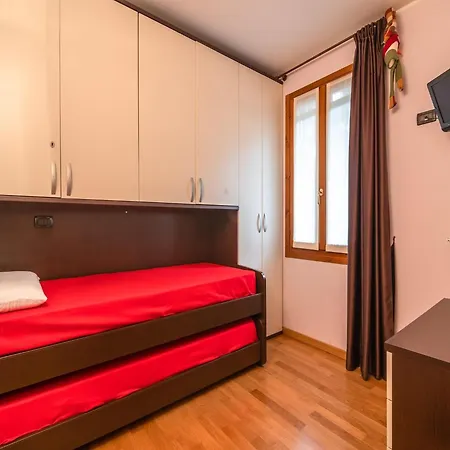 Apartamento Belvilla By Oyo Casa Cristina Centro 4 Meina